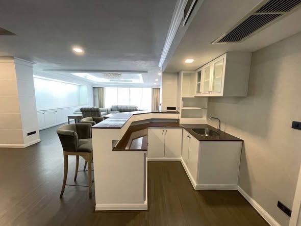 kitchen of Oriental Towers