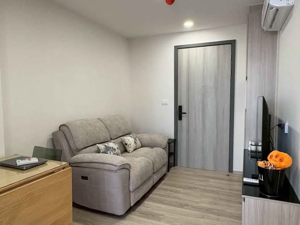 bedroom and room interior of Origin Plug & Play Srinakarin