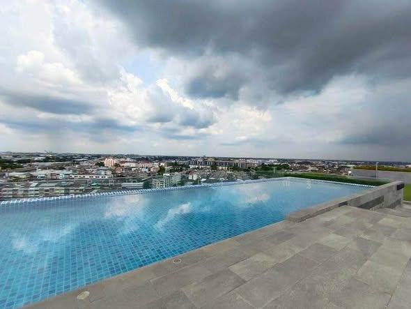 pool of Phaholyothin-Sapanmai