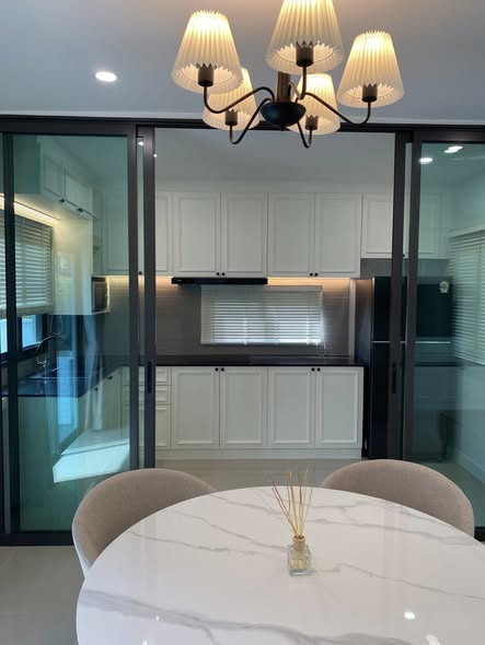 room interior and kitchen of Pleno Sukhumvit-Bangna 2