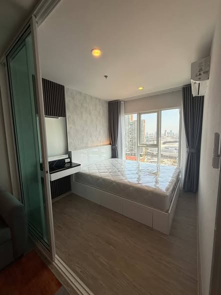 bedroom and room interior of Regent Home Bangna (รีเจ้นท์โฮม บางนา)