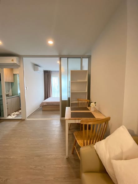 bedroom and room interior of Regent Home Bangna (รีเจ้นท์โฮม บางนา)