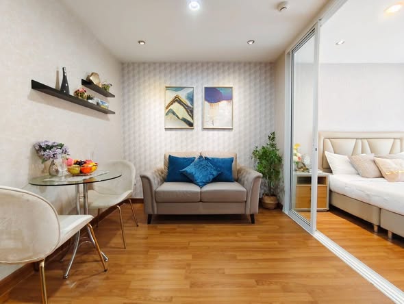 living room and bedroom of Regent Home Sukhumvit 81