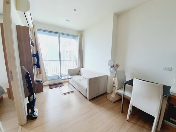 bedroom and living room of Rhythm Sukhumvit 50