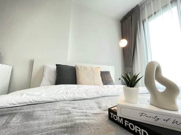 bedroom of Rich Park Triple Station