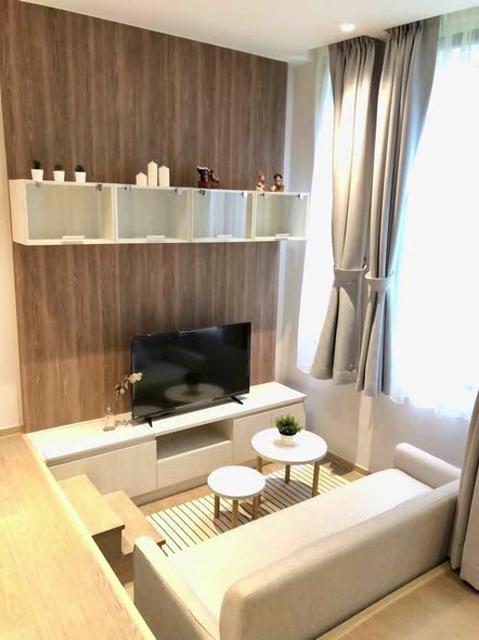 bedroom and living room of Runesu Thonglor 5 (รูเนะสุ ทองหล่อ 5)