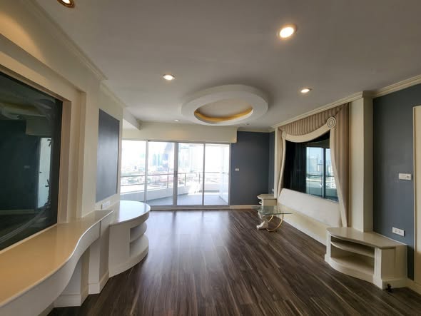 living room of Saichol Mansion