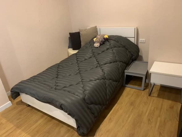 bedroom of Siamese Nang Linchi Condo