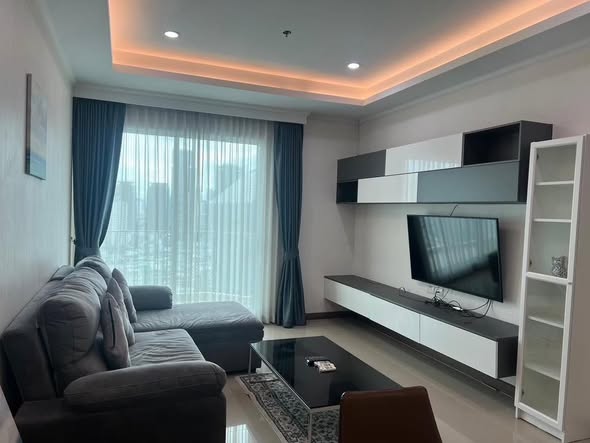 bedroom and living room of Supalai Elite Phayathai