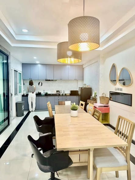 room interior of The Editor Saphan Khwai