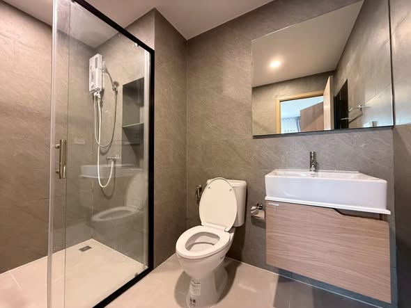 bathroom of The LIVIN Phetkasem