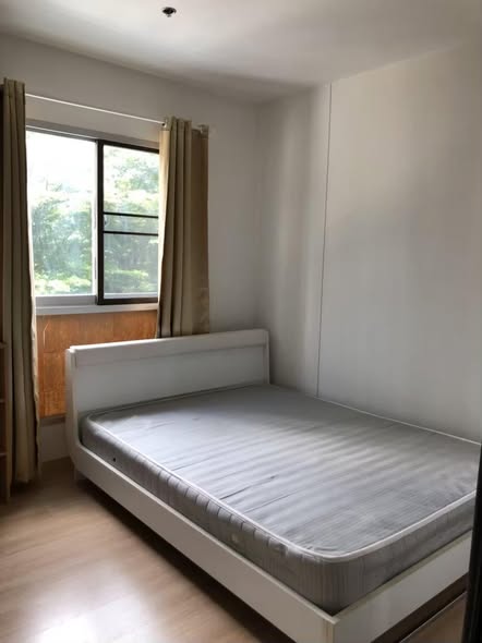 bedroom of The Parkland Srinakarin Lakeside