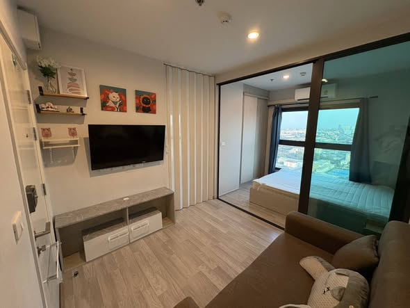 bedroom and room interior of The Privacy Rama 9