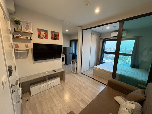 bedroom and room interior of The Privacy Rama 9