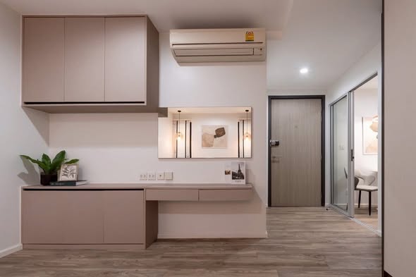 room interior and bathroom of Very Sukhumvit 72 เวรี่ สุขุมวิท 72