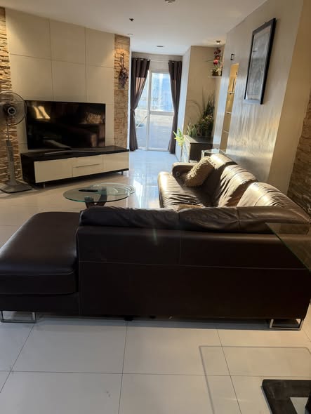 living room of Witthayu Complex