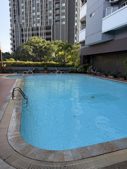 pool of Witthayu Complex
