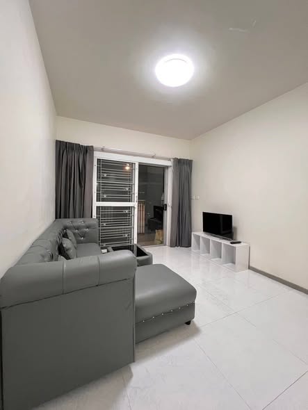 bedroom and living room of 109/79 หมู่บ้านพฤกษาวิลล์ 66/2 บางนา-หนามแดง (Pruksa Ville 66/2 Bangna – Nhamdaeng)