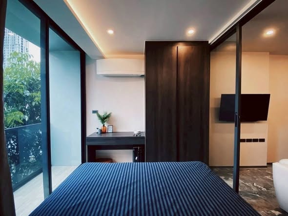 bedroom and room interior of 168 Sukhumvit 36