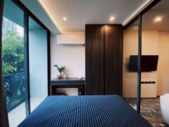 bedroom and room interior of 168 Sukhumvit 36