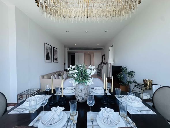room interior of 185 Rajadamri