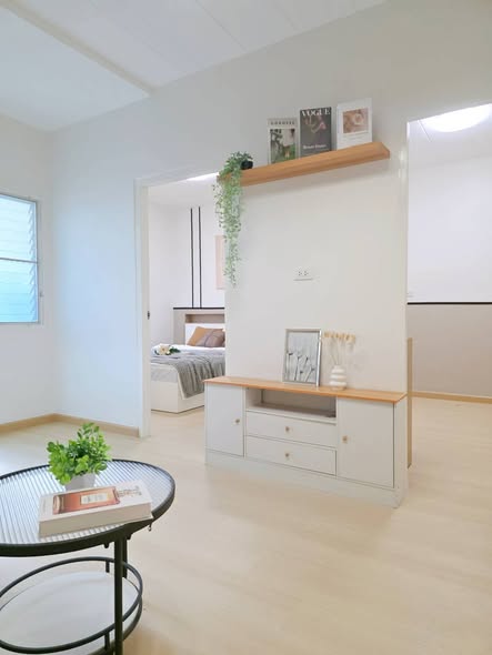 living room and room interior of หมู่บ้านเอื้ออาทรกระทุ่มแบน 2 (สวนหลวง)