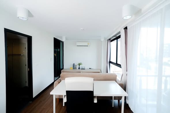 room interior of ชาโตว์ อินทาวน์ รัชดา 20-2