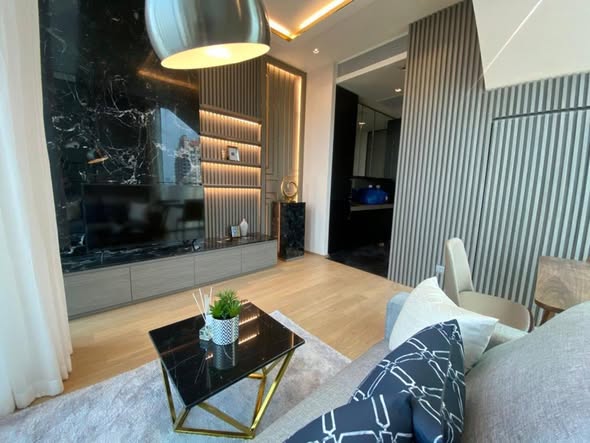 bedroom and living room of 28 Chidlom