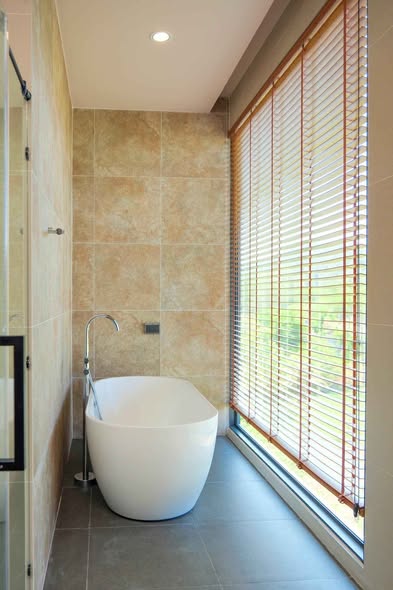 room interior and bathroom of 3 Bedroom Villa Din Daeng BKK