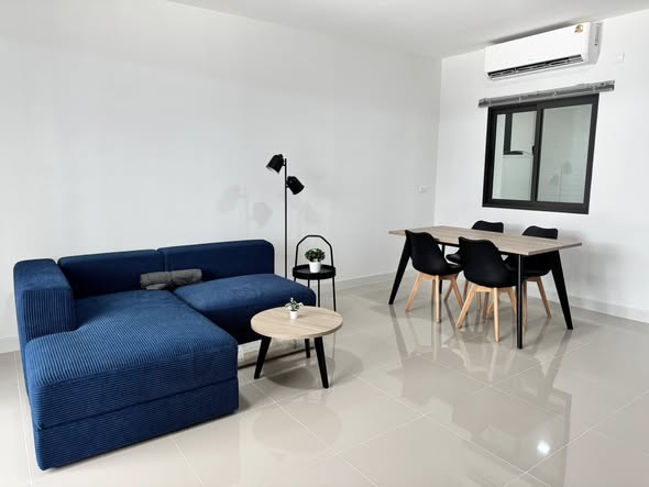 living room of พลีโน่ สุขุมวิท-บางนา 3 Pleno Sukhumvit-Bangna 3