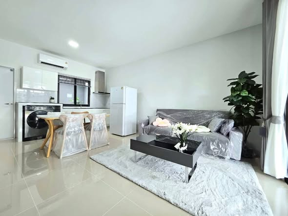 living room of พลีโน่ สุขุมวิท-บางนา 3 Pleno Sukhumvit-Bangna 3