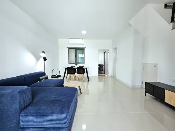 living room of พลีโน่ สุขุมวิท-บางนา 3 Pleno Sukhumvit-Bangna 3