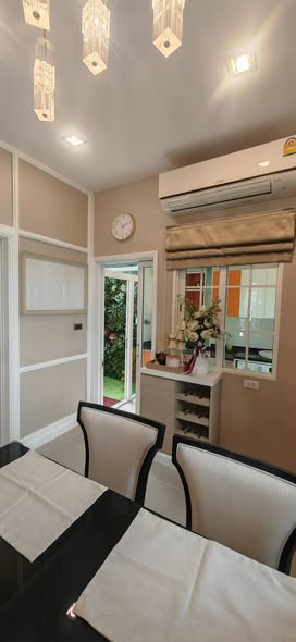 room interior of โกลเด้น ทาวน์ 3 ลาดพร้าว เกษตรนวมินทร์