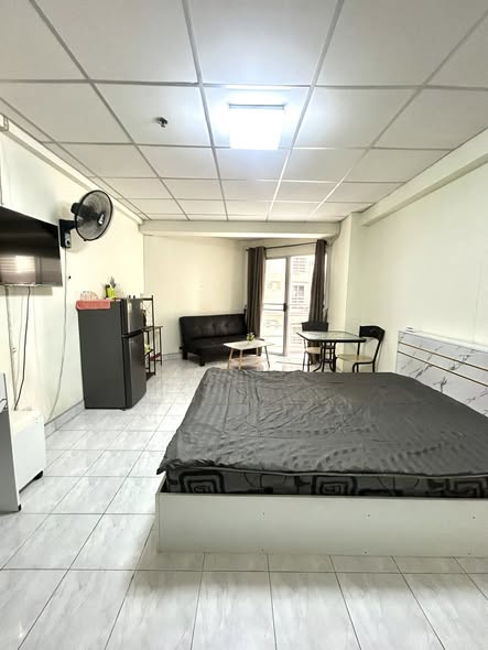 bedroom of 333 Riverside