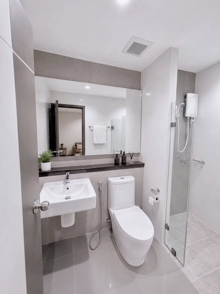 bathroom of คอนโดวันพลัส มหิดล 6 (One Plus Mahidol 6)
