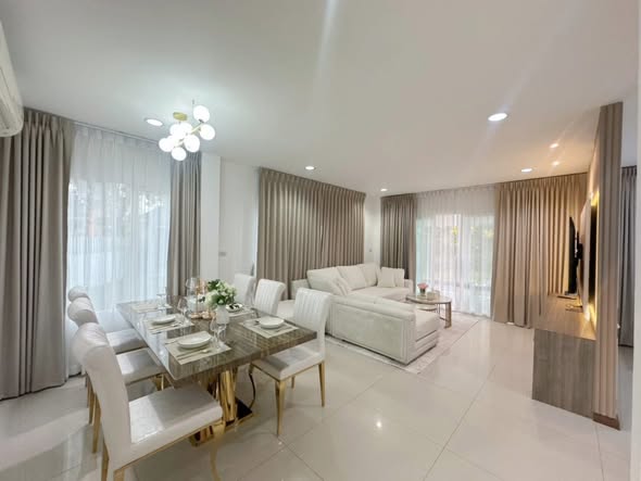 living room and bedroom and bathroom of ซื่อตรง เจ็มส์/โคซี่/พรีเมี่ยม – บางบัวทอง 340 (Suetrong Gems/Cozy/Premium Bangbuathong 340)