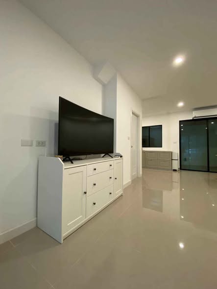 living room of พาทิโอ ศรีนครินทร์ – พระราม9