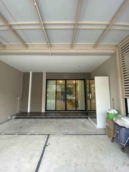room interior of พาทิโอ ศรีนครินทร์ – พระราม9