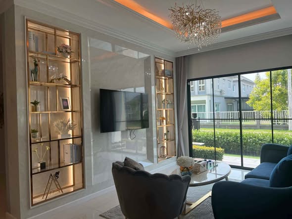 living room of แกรนด์ สิวารมณ์ (สุขุมวิท – บางปู)