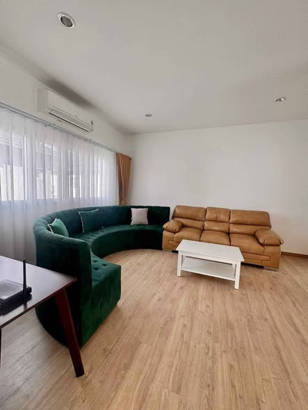living room of แกรนด์ สิวารมณ์ (สุขุมวิท – บางปู)