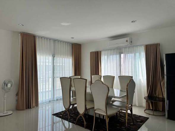 living room and bedroom of แกรนด์ สิวารมณ์ (สุขุมวิท – บางปู)