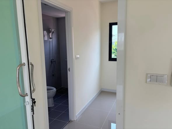 room interior of บ้านลุมพินี ทาวน์เพลส สุขุมวิท – ศรีนครินทร์ Lumpini Townplace Sukhumvit – Srinakarin