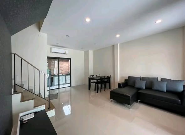 living room of เวิร์ฟ พระราม 9 (Verve Rama9)
