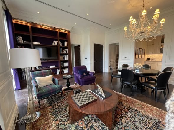 living room of 98 Wireless