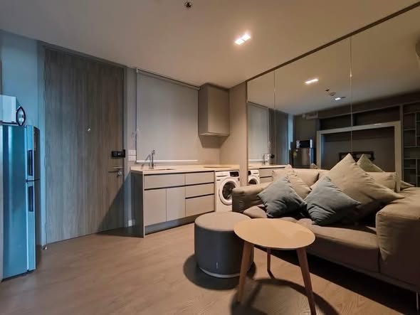 bedroom and living room of A Space ID Asok-Ratchada