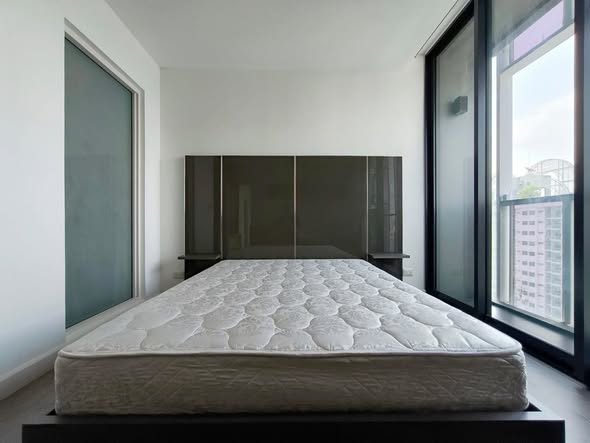 bedroom and room interior of A Space ID Asok-Ratchada