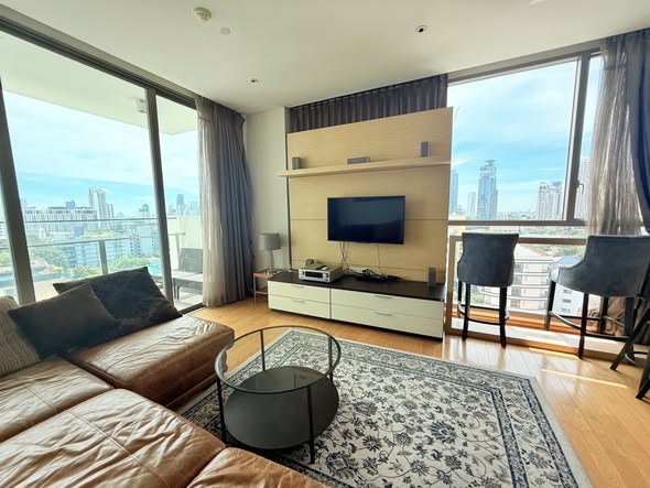 bedroom and living room of AEQUA Residence Sukhumvit 49 dad no3