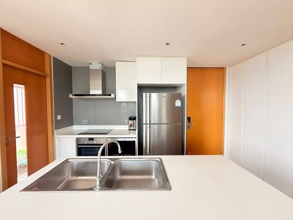 kitchen of AEQUA Residence Sukhumvit 49 dad no3
