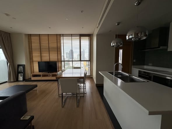 living room and kitchen of AEQUA Residence Sukhumvit 49 dad no3