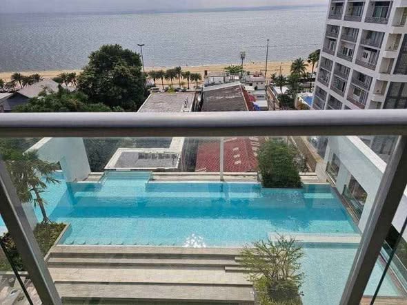 AERAS Beachfront Condominium Jomtien Pattaya